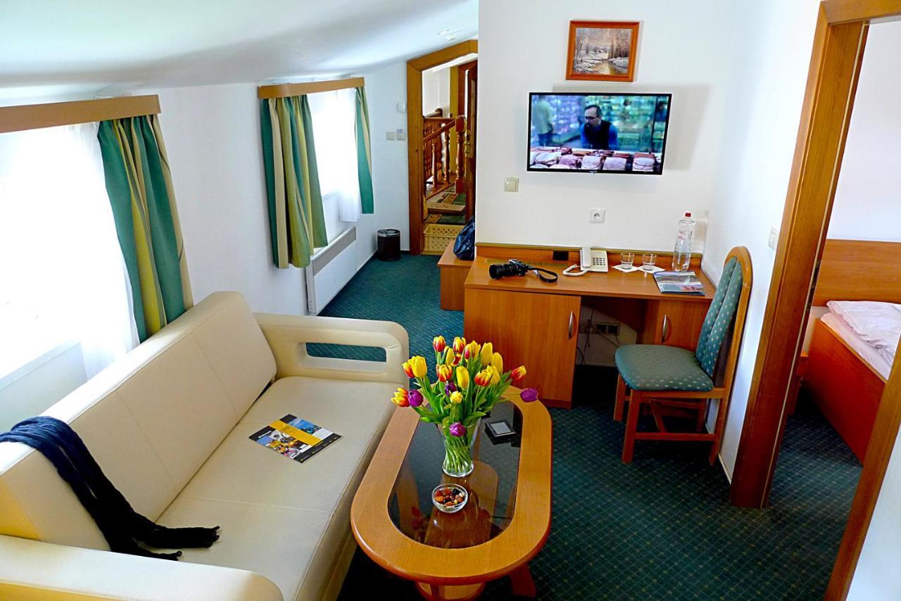 Hotel Spindlerova Bouda Spindleruv Mlyn Exterior photo